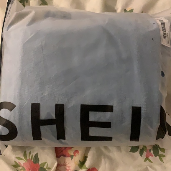 shein ripped jeans . - Picture 5 of 5